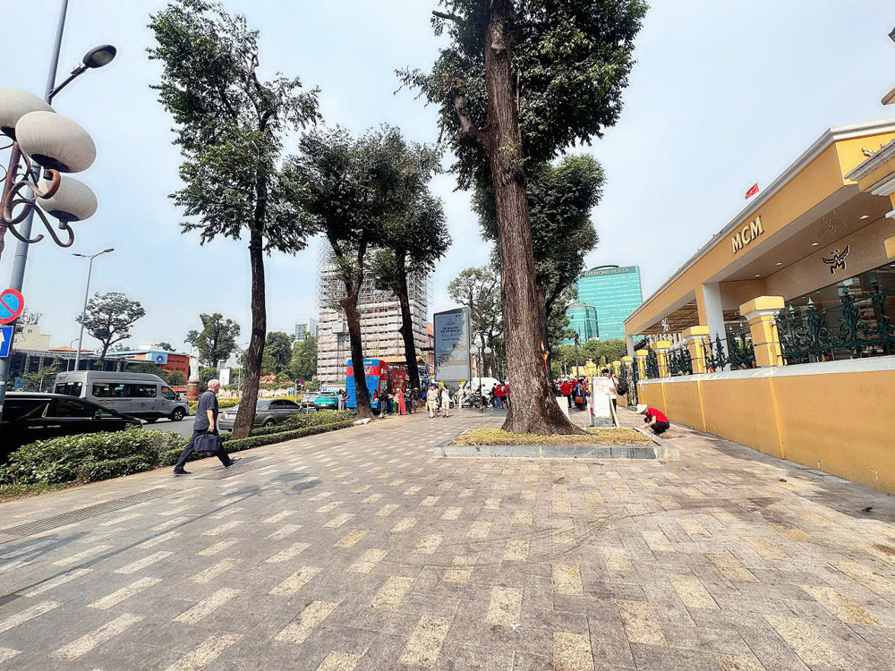 Siêu Phẩm Kim Cương - Bán Nhà 2 Tầng Mặt Tiền Kd Đ.nguyễn Du, Bên Nghé, Quận 1 - 4M*15m - Dòng Tiền
