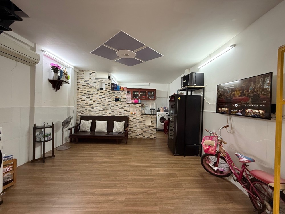 Nhà Phố Pháp Lý Rõ, Sang Tên Nhanh Cho Khách Mua Ở Thật Chỉ Nhỉnh 3Ty