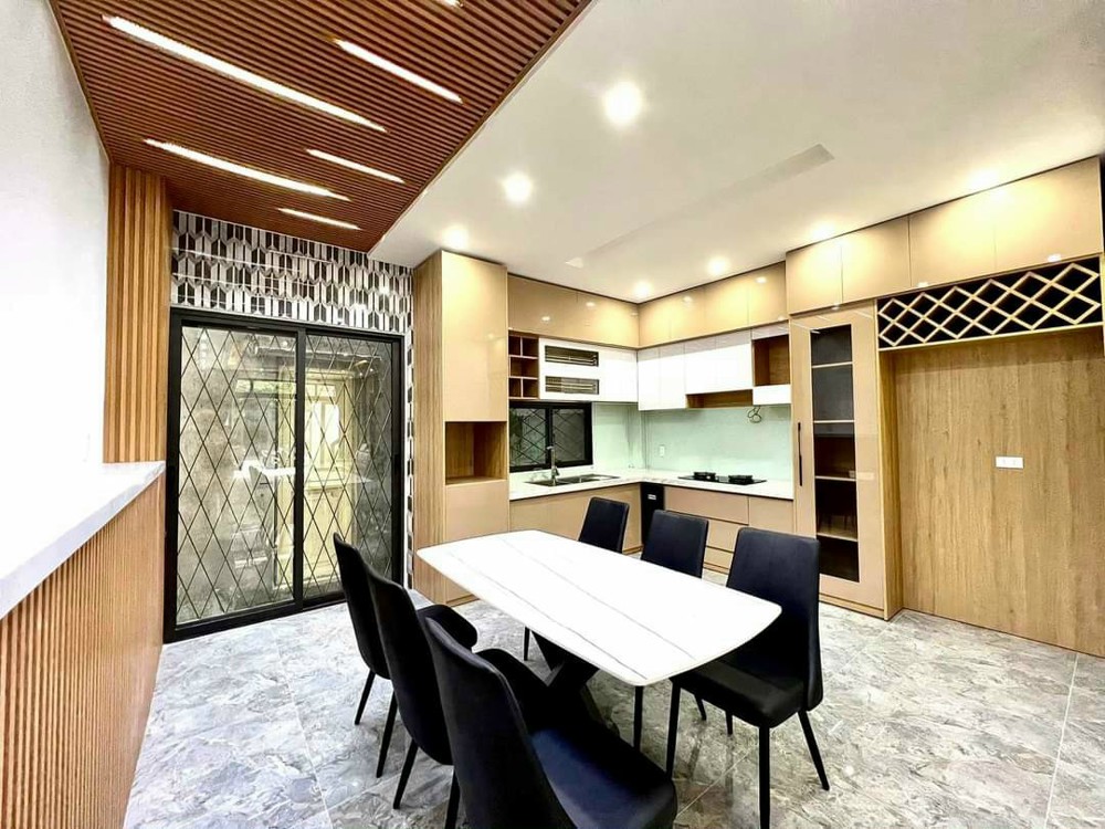 Bán Nhà 3 Tầng Đường Phùng Chí Kiên - Sát Kinh Dương Vương