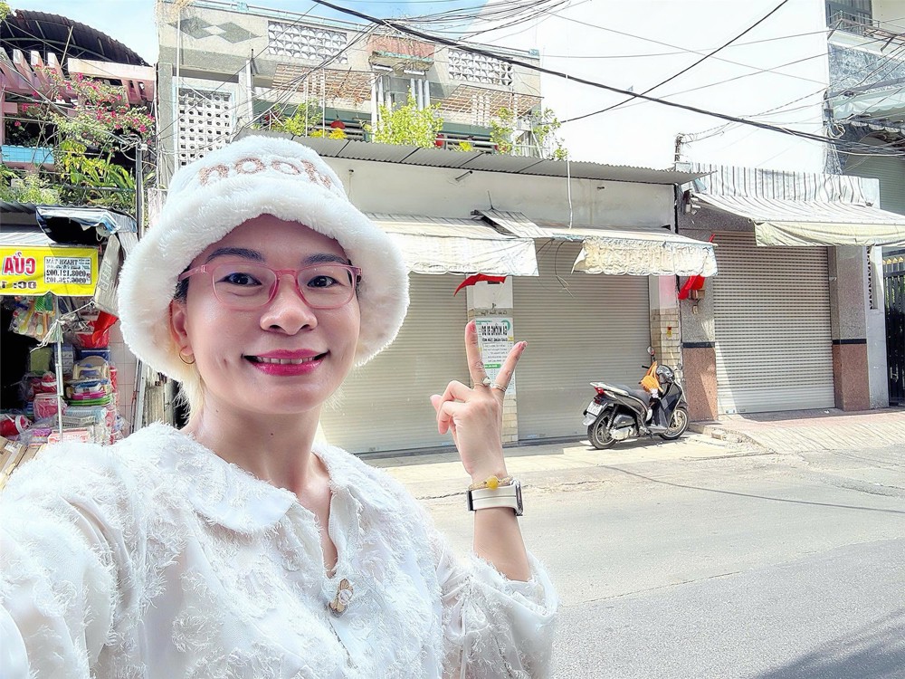Cần Sang Chủ Mới Quản Lý Nhà 3 Mặt Tiền Kinh Doanh Đường Xóm Chiếu, Quận 4 - Diện Tích Lớn 446M2 