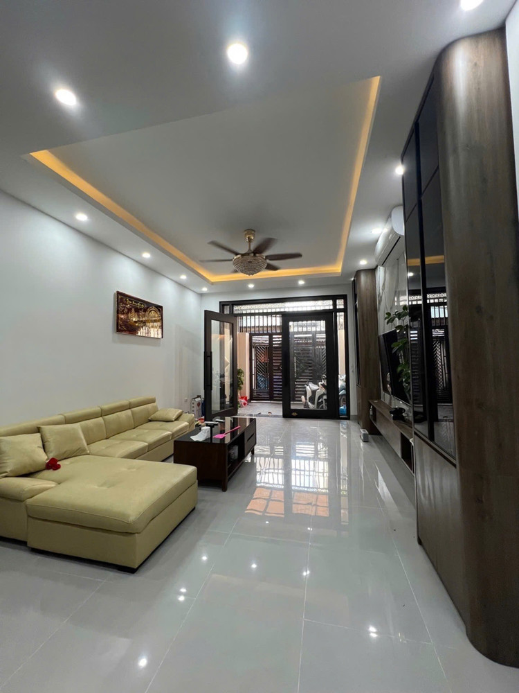 Nhà 6 Tầng Thang Máy Lô Góc Ngô Gia Tự - 95M2, 6 Ngủ, 3 Mặt Thoáng - Tiềm Năng Tăng Giá