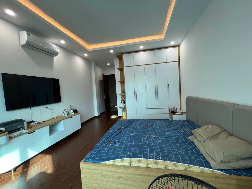 Nhà 6 Tầng Thang Máy Lô Góc Ngô Gia Tự - 95M2, 6 Ngủ, 3 Mặt Thoáng - Tiềm Năng Tăng Giá