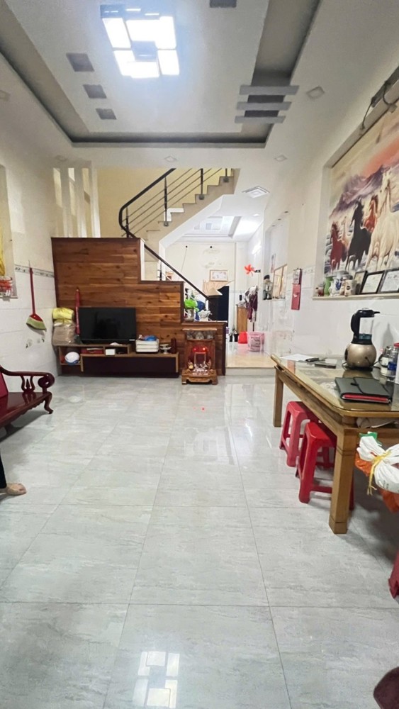 Bán Nhà 3 Tầng Mặt Tiền Kinh Doanh Sầm Uất Bậc Nhất Dĩ An,Gần Ngã Tư Chiêu Liêu