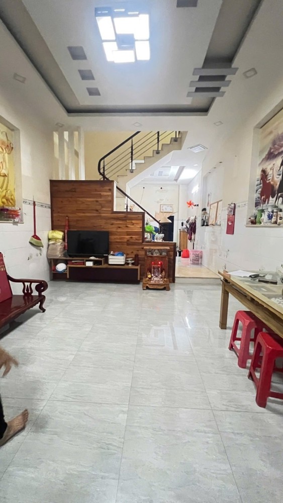 Bán Nhà 3 Tầng Mặt Tiền Kinh Doanh Sầm Uất Bậc Nhất Dĩ An,Gần Ngã Tư Chiêu Liêu