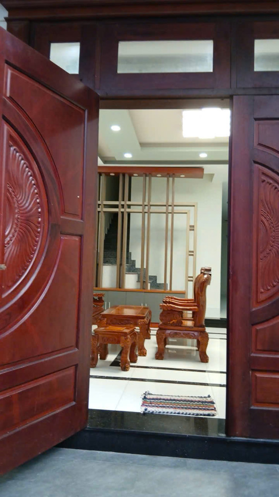 Cho Thuê Nguyên Căn Nhà 4 Tầng Mặt Tiền Đường Lê Thiết Hùng, Phường Nam Nha Trang 20 Triệu/tháng