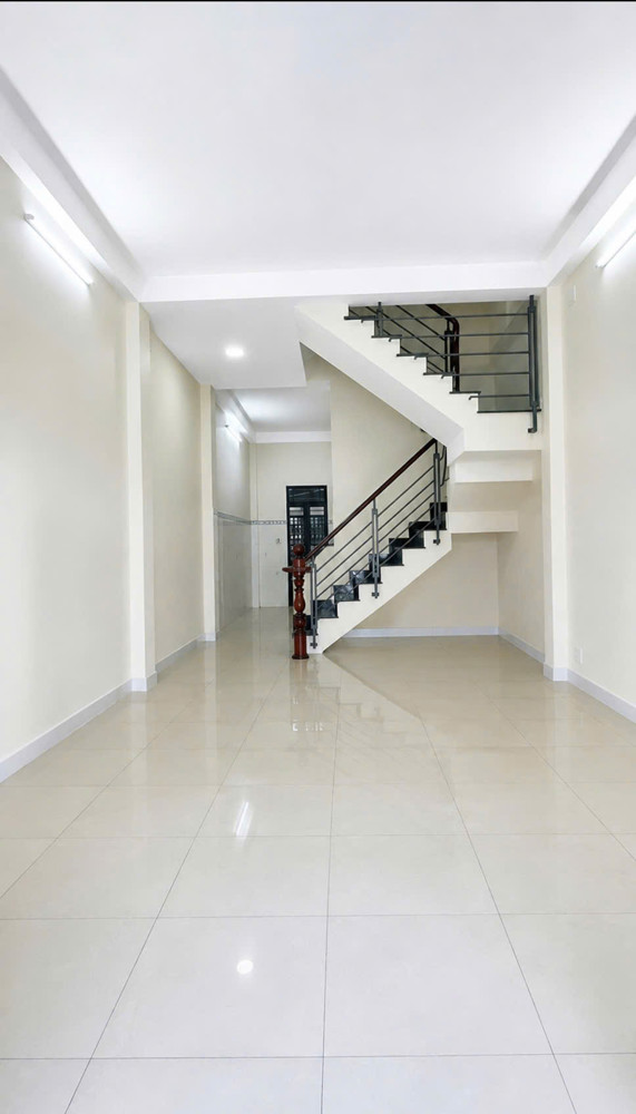 Hẻm Thông Lạc Long Quân Tân Bình - Căn 2 Mặt Tiền - 3 Tầng - 54M²