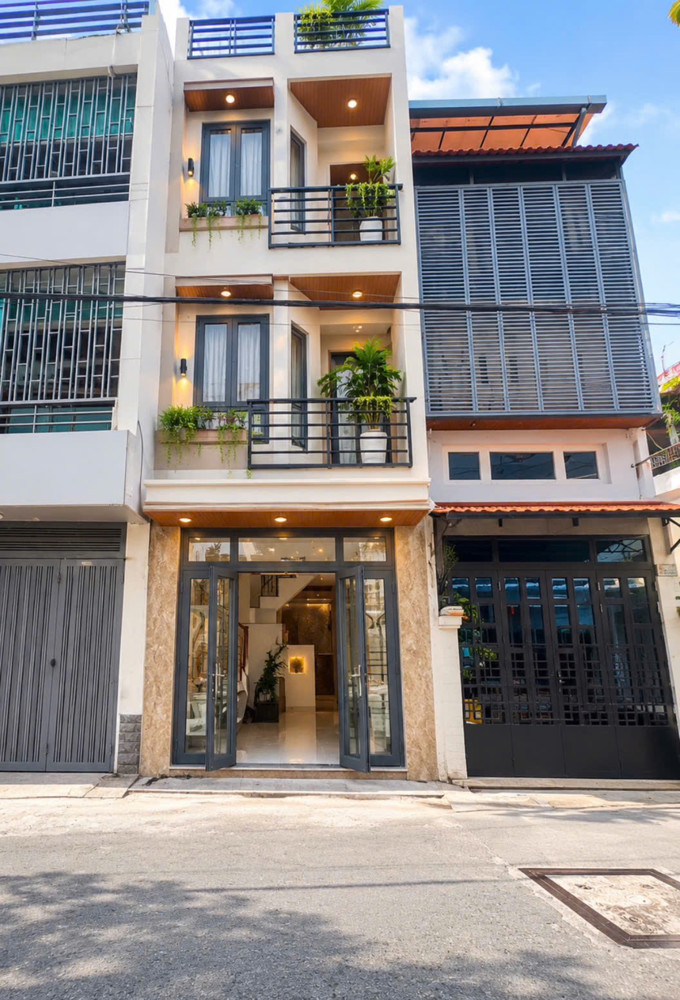 Nhà Đẹp Hẻm Xe Tải Thông Âu Cơ Tân Bình - 4 Tầng - 42M² - An Cư Đắc Địa