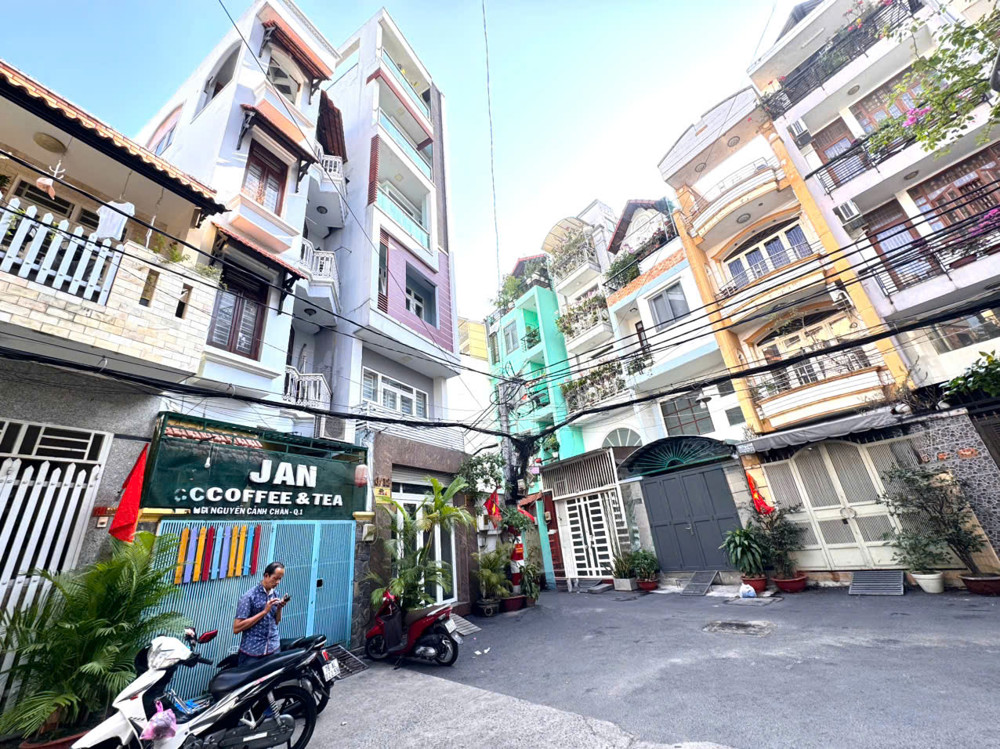 Hiếm- Bán Nhà 5 Tầng Ngay Bộ Công An Tp- Hxh 8M Đ.nguyễn Trãi, P.nguyễn Cư Trinh, Quận 1 - Dt 53M2