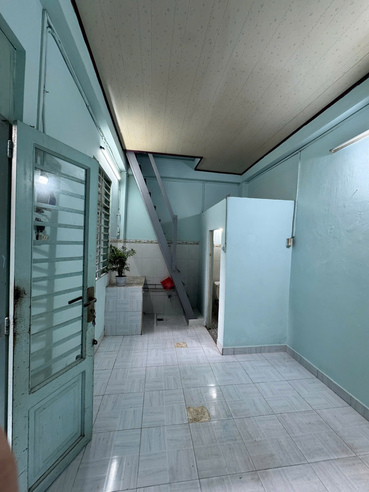 Cho Thuê Nhà 1 Trệt 1 Lầu, Giá Rẻ - Đường Âu Cơ, P.10, Q.tân Bình