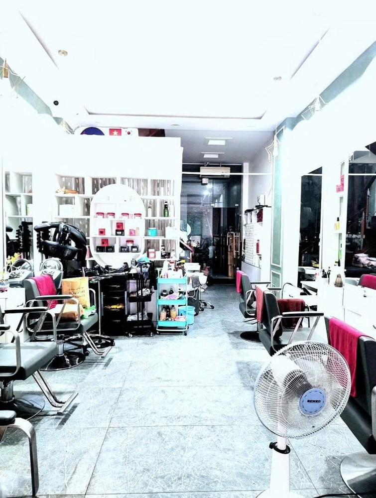 Bán Nhà Mặt Tiền Bàu Cát - Gần Chợ Võ Thành Trang, 4X18m, 2 Tầng - Hđt 20 Tr, 13,6 Tỷ