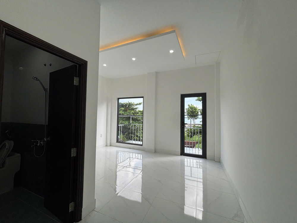 Bán Nhà 2 Tầng Đường Giáp Văn Cương - Cách Biển 70M