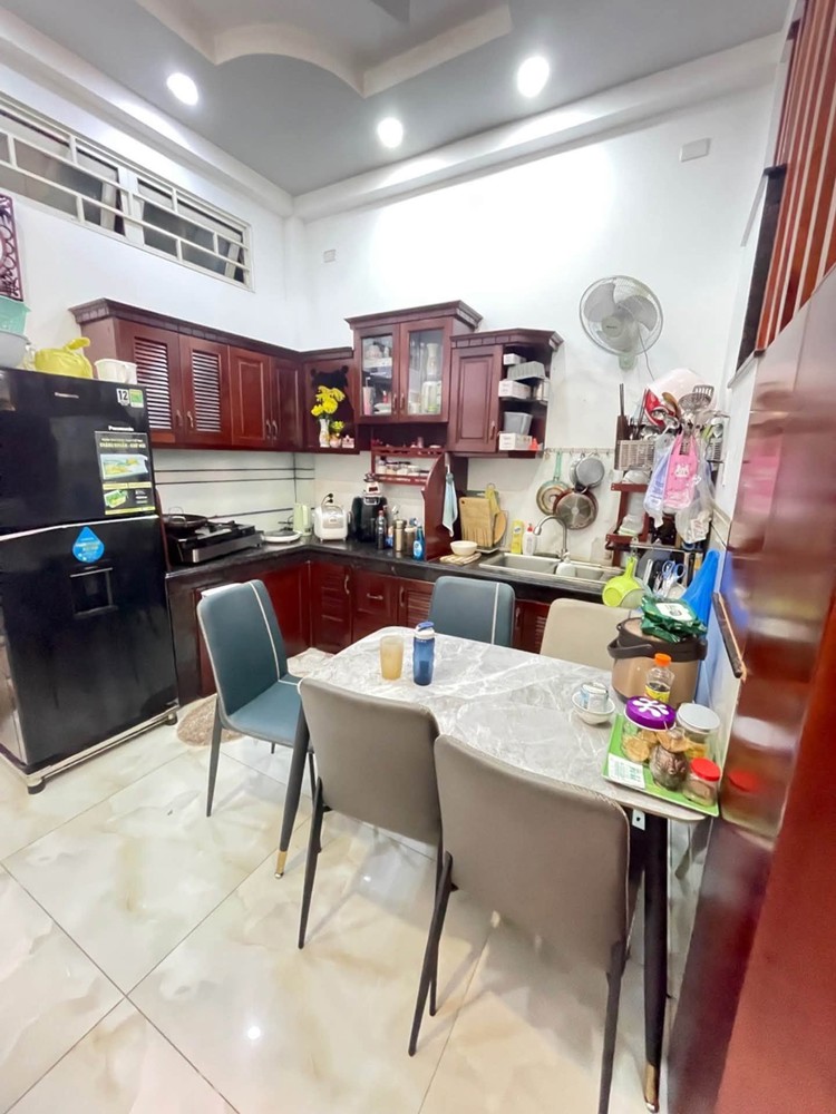 Nhà 3 Tầng Q.8 – Hẻm Xe Hơi Tới Cửa Khu An Ninh Hàng Xóm Văn Minh