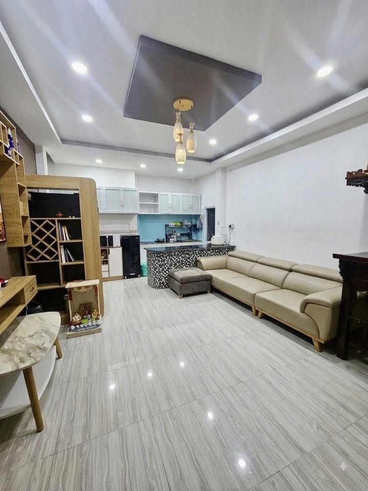 Bán Nhà Hẻm Xe Hơi Âu Dương Lân Q8 - Bề Ngang 6M - Nở Hậu Tài Lộc