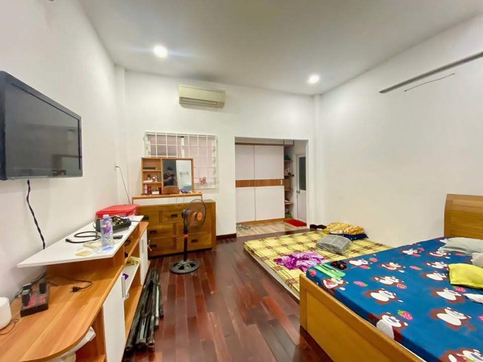 Bán Nhà Hẻm Xe Hơi Âu Dương Lân Q8 - Bề Ngang 6M - Nở Hậu Tài Lộc