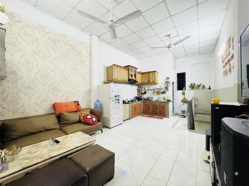 Bán Nhà Măt Tiền Văn Cao - Gầntân Hương, Nối Bình Long, 4X15m, 2 Tầng, Chỉ 10,6 Tỷ
