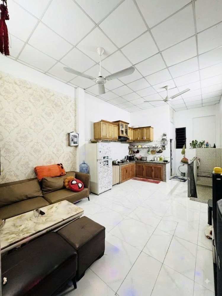 Bán Nhà Măt Tiền Văn Cao - Gầntân Hương, Nối Bình Long, 4X15m, 2 Tầng, Chỉ 10,6 Tỷ