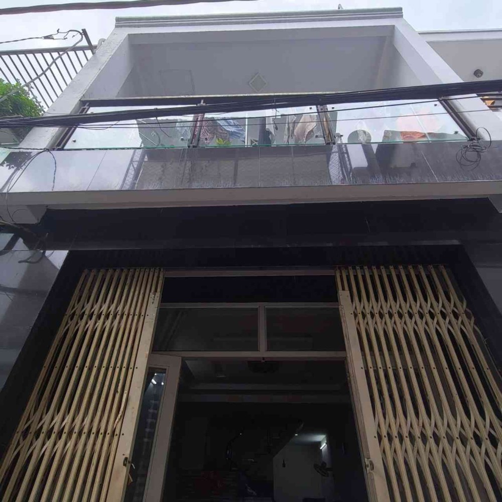 Nhà Gần Mặt Tiền - Số Vuông Đẹp Còn Mới Vô Ở Ngay