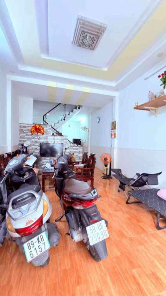 Nhà Gần Mặt Tiền - Số Vuông Đẹp Còn Mới Vô Ở Ngay