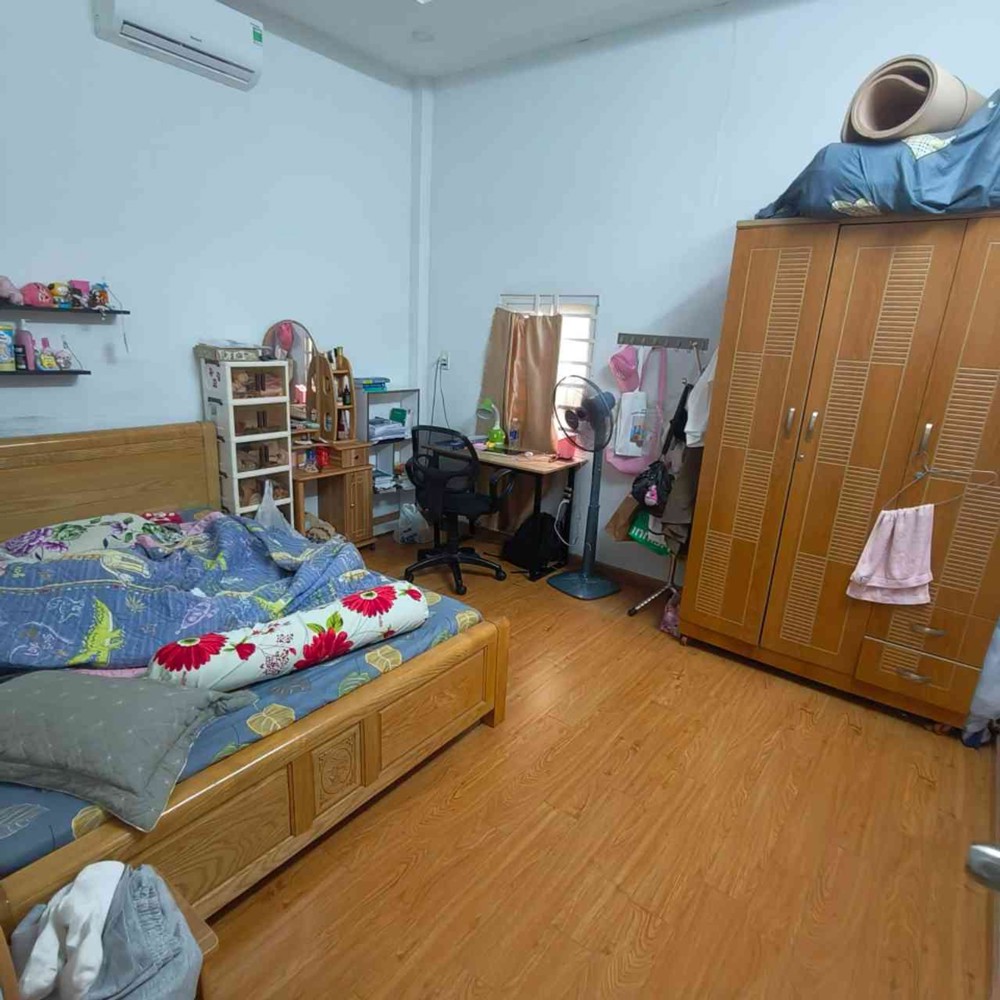 Nhà Gần Mặt Tiền - Số Vuông Đẹp Còn Mới Vô Ở Ngay