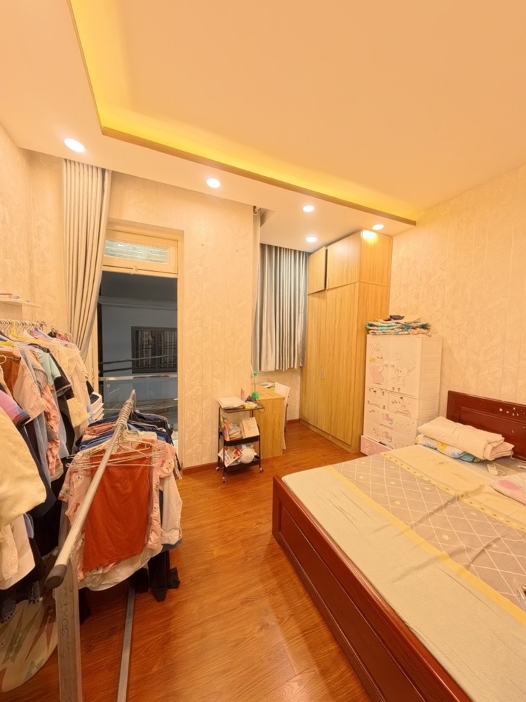Ngay Chợ Lê Văn Quới - 4X9m - 2 Tầng Đúc Thật - Nhà Còn Mới Đẹp Ở Ngay - Vài Bước Chân Ra Chợ Sầm