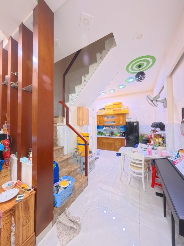 Ngay Chợ Lê Văn Quới - 4X9m - 2 Tầng Đúc Thật - Nhà Còn Mới Đẹp Ở Ngay - Vài Bước Chân Ra Chợ Sầm
