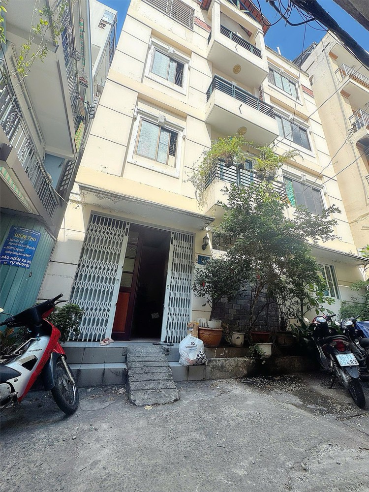 Ngang Lớn 10M * 5M - Bán Nhà 4 Tầng - Đường Cô Giang, P.cầu Ông Lãnh, Quận 1 -0938676685
