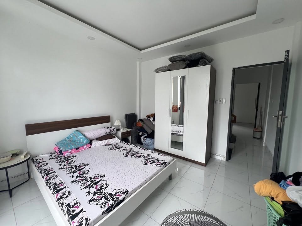 Mặt Tiền Khu Phân Lô Vip Q8 – Nhà 4 Tầng Btct- Chủ Bán Định Cư Nước Ngoài