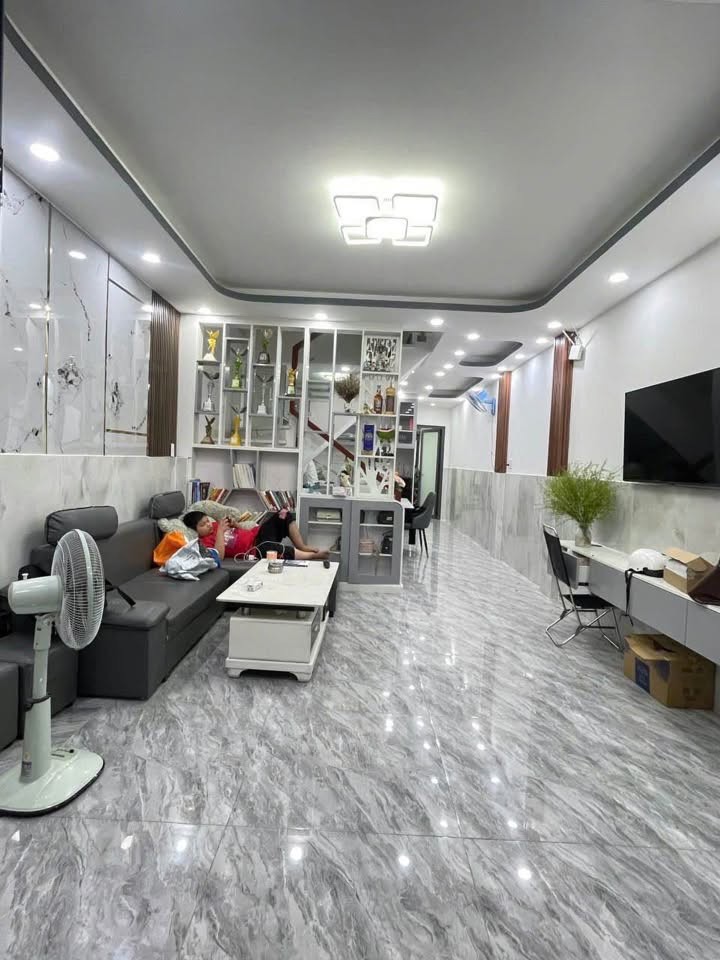 Mặt Tiền Khu Phân Lô Vip Q8 – Nhà 4 Tầng Btct- Chủ Bán Định Cư Nước Ngoài