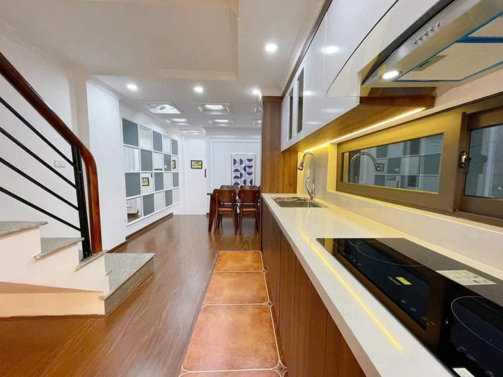 Cho Thuê Nhà Giáp Nhất – Thanh Xuân Hàng Xóm Royal City 40M² × 5 Tầng 5Pn Full Đồ