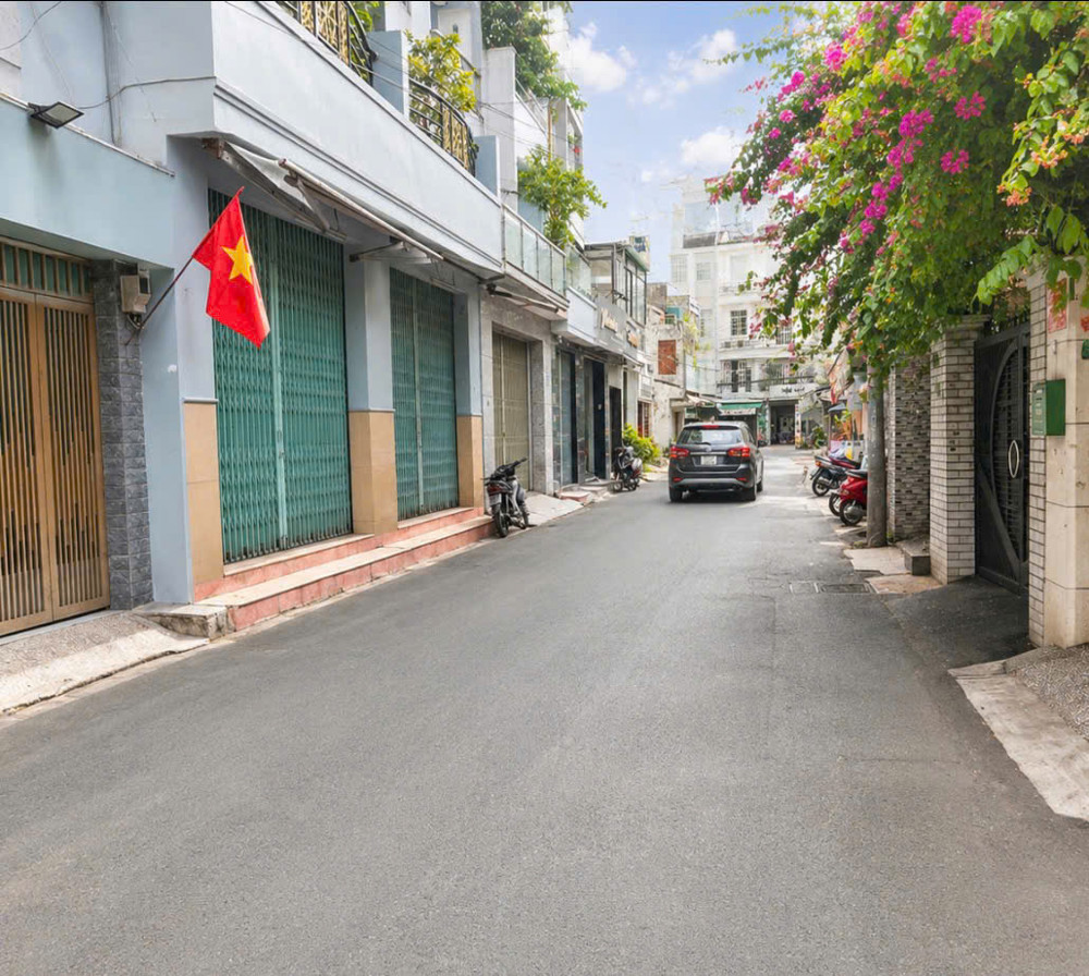 Lý Thường Kiệt Tân Bình - Sát Vách Quận 10 - 37M² - 5 Tầng Mới Đẹp