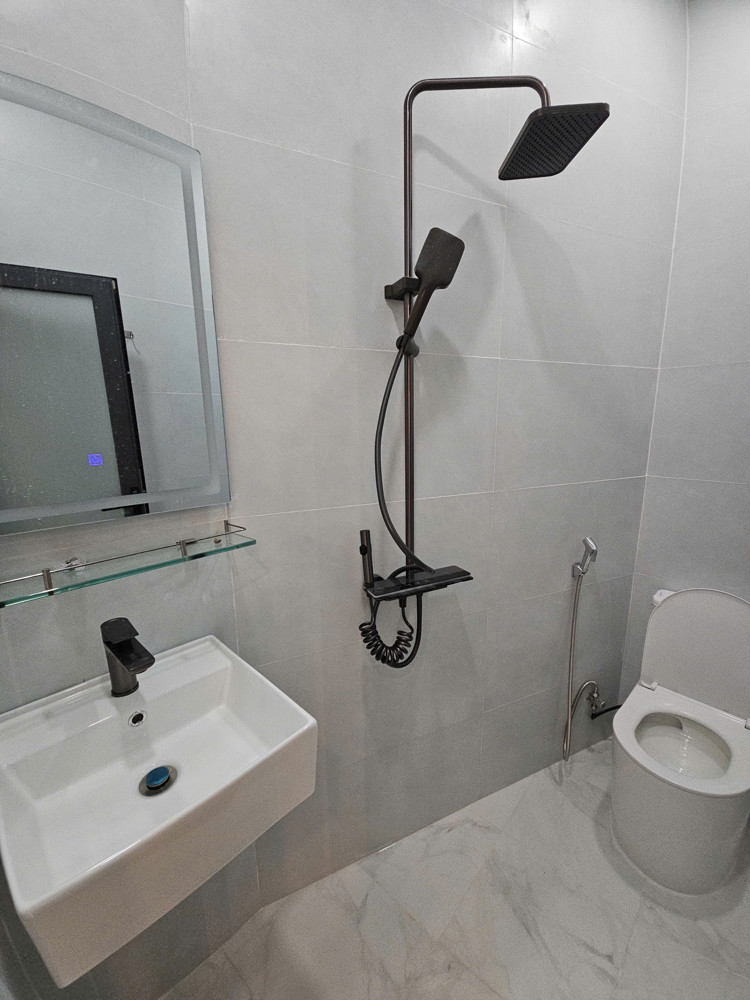 Sát Mặt Tiền Vĩnh Khánh Tôn Đản Q4nhỉnh 4 Tỷ Ngang 4 .1 M Dài 13 Đúc Xây Mới