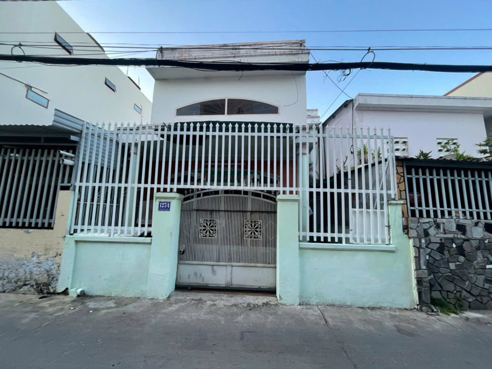 Bán Nhà Hẻm Đường Nguyễn Biểu Nha Trang, Nhà Có Chiều Ngang Hơn 6M Rất Đẹp