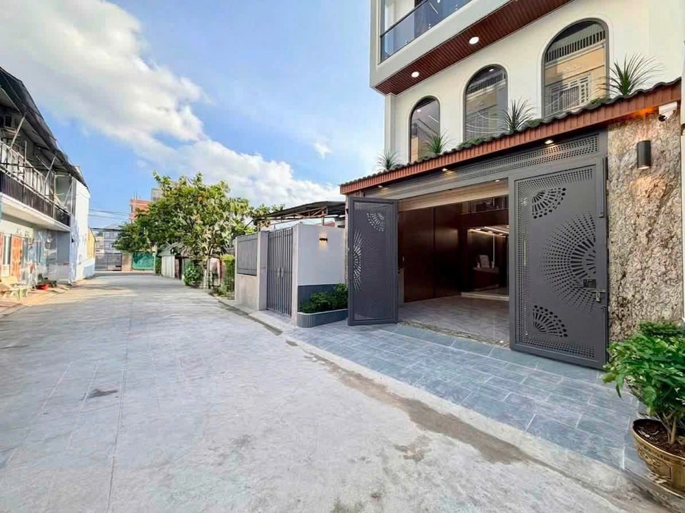 Siêu Phẩm Tch18 – Chỉ 100M Ra Đh Giao Thông Vận Tải – Có Thang Máy Hiện Đại