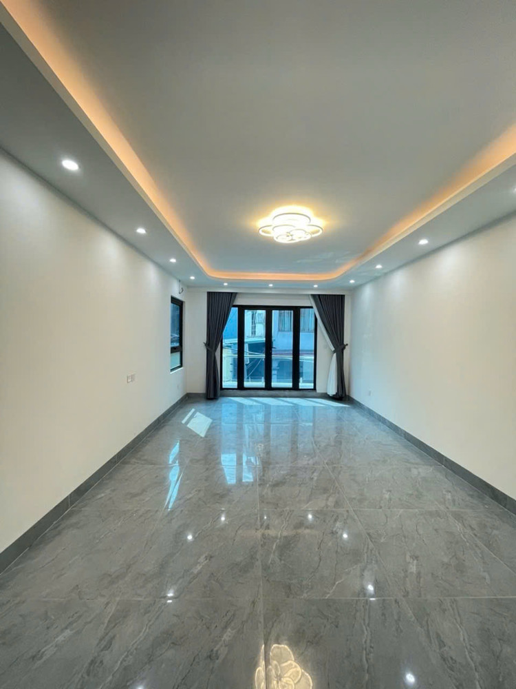 12 Tỷ – Sở Hữu Ngay Nhà Phố Trạm Lô Góc 7 Tầng, Gara Ô Tô, Thang Máy! Chủ Đang Giảm