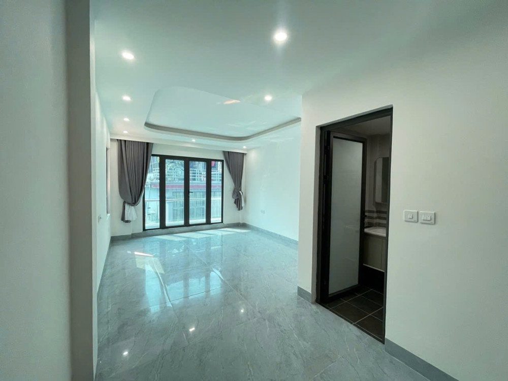 12 Tỷ – Sở Hữu Ngay Nhà Phố Trạm Lô Góc 7 Tầng, Gara Ô Tô, Thang Máy! Chủ Đang Giảm