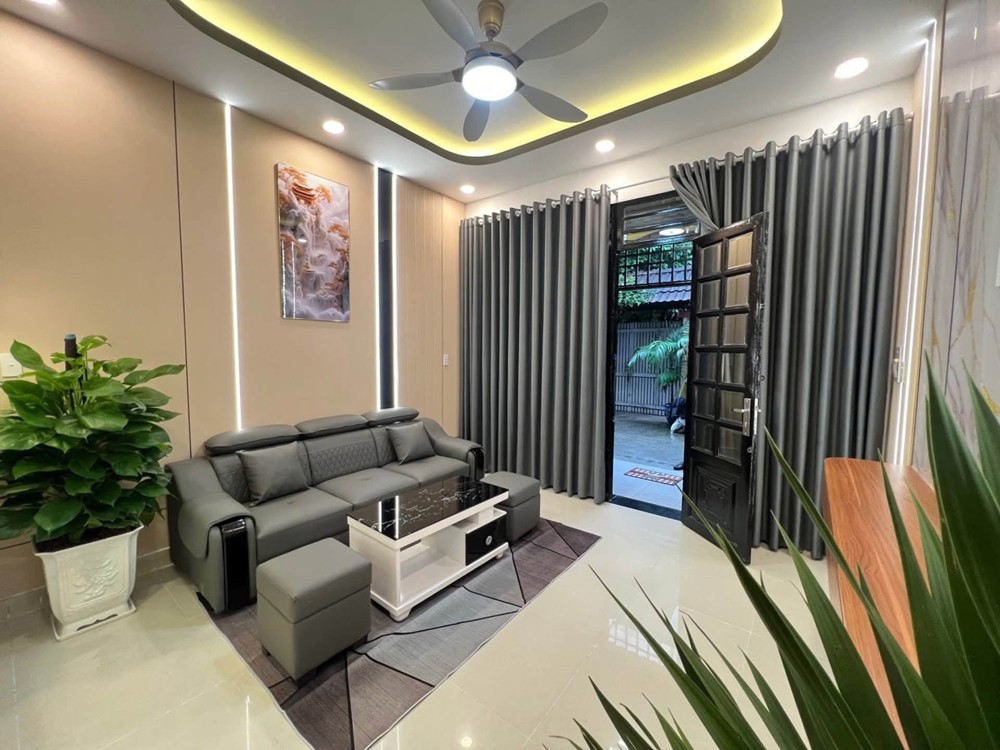 Bán Nhà Mới – Đón Vận May – 3 Tầng Khang Trang Tạ Quang Bửu Q8