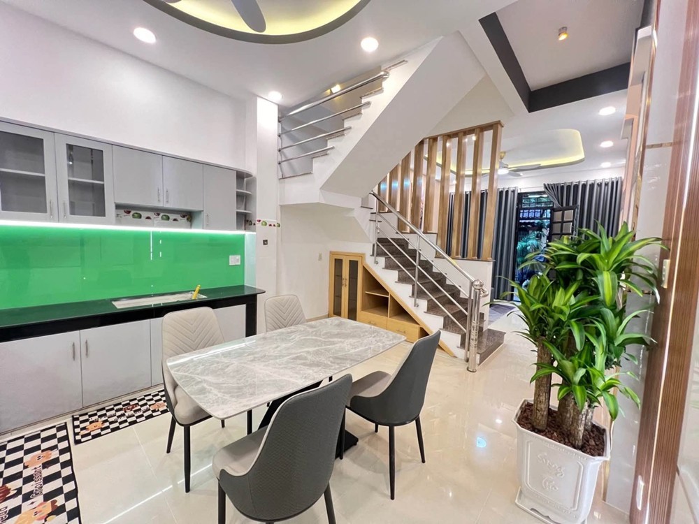 Bán Nhà Mới – Đón Vận May – 3 Tầng Khang Trang Tạ Quang Bửu Q8