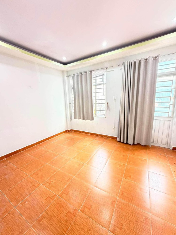 Huỳnh Tịnh Của – Q3 Giáp Q1 45M² 4 Tầng 5Pn