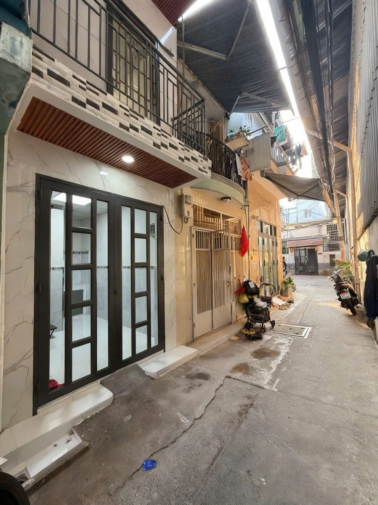 Bán Nhà Đẹp Quận 4 - Sát Vách Quận 1 - Giá : 1 Tỷ450 Triệu ​