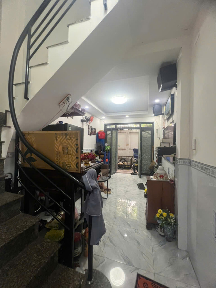 Bán Nhà Cách Mặt Tiền Tôn Đản Có 30 M Q4 Có 3 Tỷ