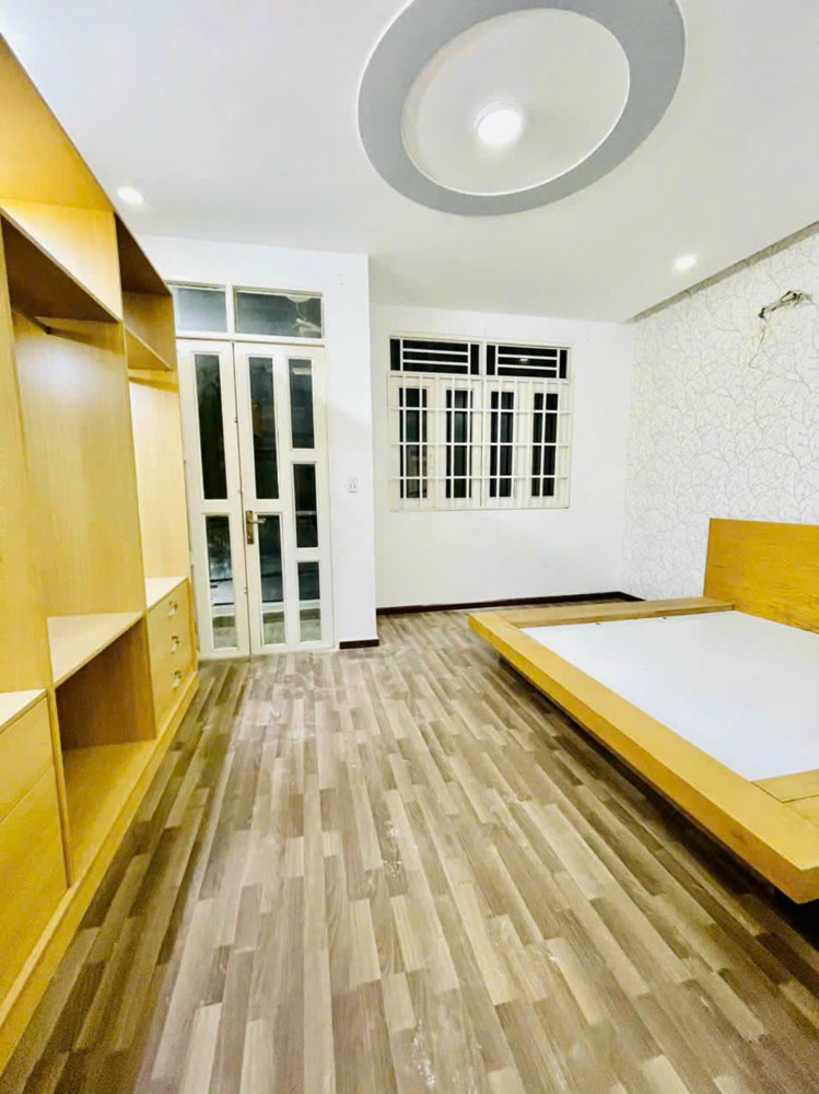 10 Triệu/tháng Nguyên Căn 4Pn Hẻm Xe Hơi