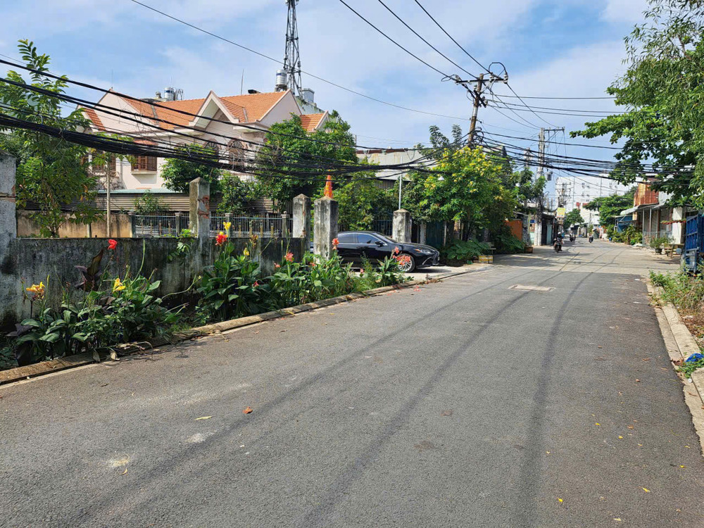 Cho Thuê 1.057M2 Đất Full Thổ, Mt Đông Hưng Thuận 10B, Chỉ 70Tr