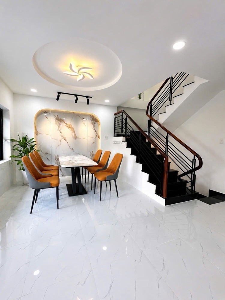 Nhà 3 Tầng Mới Đẹp - Ngang Đẹp 8M - Sát Mặt Tiền Mã Lò Chỉ 6 Đồng Nhỏ