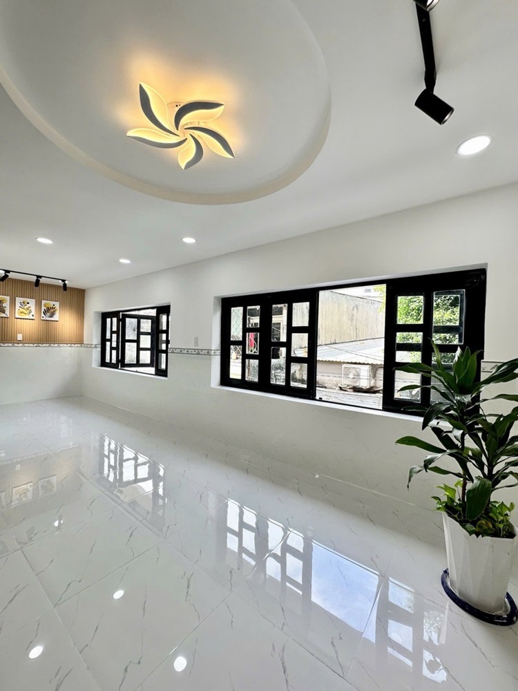 Nhà 3 Tầng Mới Đẹp - Ngang Đẹp 8M - Sát Mặt Tiền Mã Lò Chỉ 6 Đồng Nhỏ