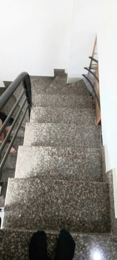 Bán.nhà Q4 -Xe Tải Đỗ Cửa Có 1 Tỷ Q4
