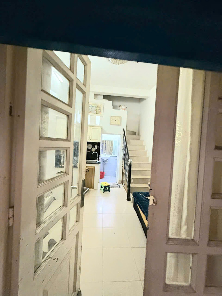 Bán.nhà Q4 -Xe Tải Đỗ Cửa Có 1 Tỷ Q4