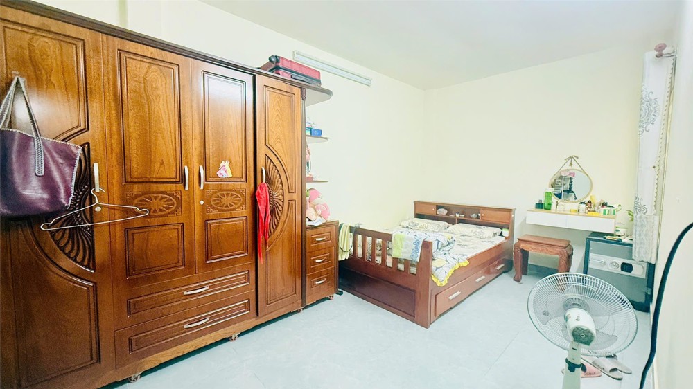 Chính Chủ, Dt 90M2, 2 Tầng, Ngay Thống Nhất, Bv Hồng Đức, Chỉ 7.6 Tỷ Tl