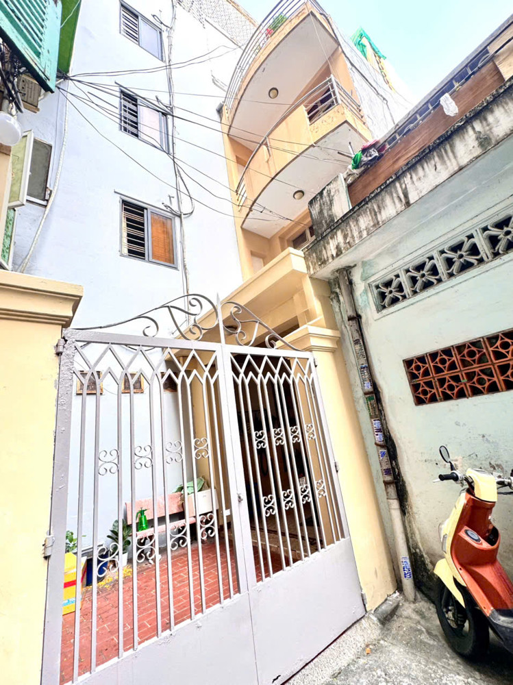 Bán Nhà 4 Tầng Hxh Đ.lê Thánh Tôn, Quận 1- Dt 64M2 Full Thổ Cư- Chỉ 19T- View Trực Diện Chợ Bến