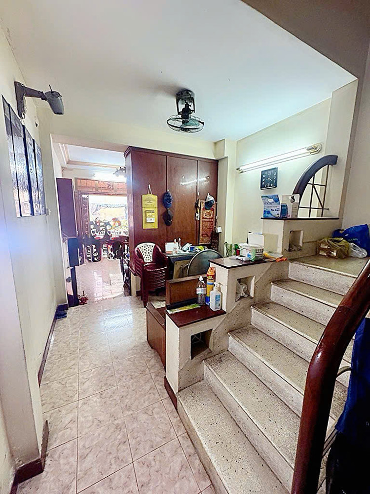 Bán Nhà 4 Tầng Hxh Đ.lê Thánh Tôn, Quận 1- Dt 64M2 Full Thổ Cư- Chỉ 19T- View Trực Diện Chợ Bến