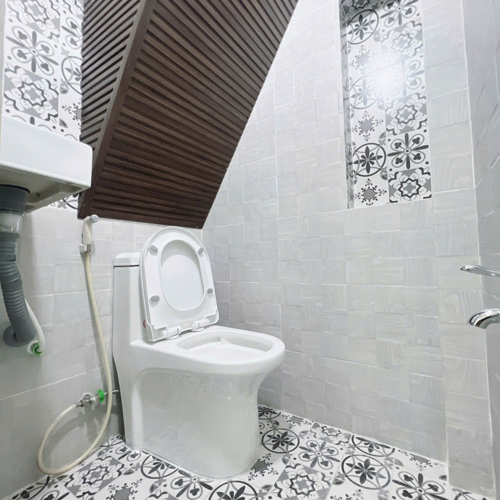 Sát Mặt Tiền Q 4 Nhà Mới Đẹpchỉ 1 Tỷ